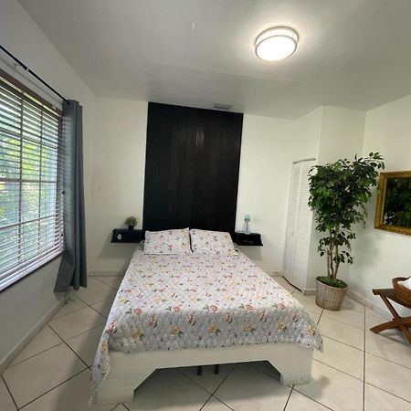 Private Suite Next To Calle Ocho Майами Экстерьер фото